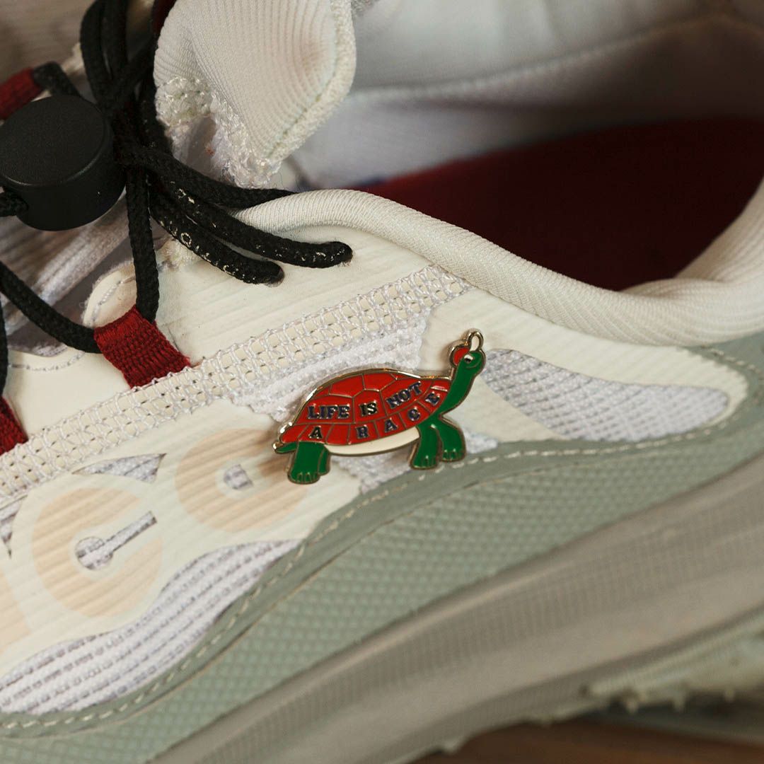 インテリア雑貨・小物 > ピンズ【LIFE IS NOT A RACE TORTOISE】