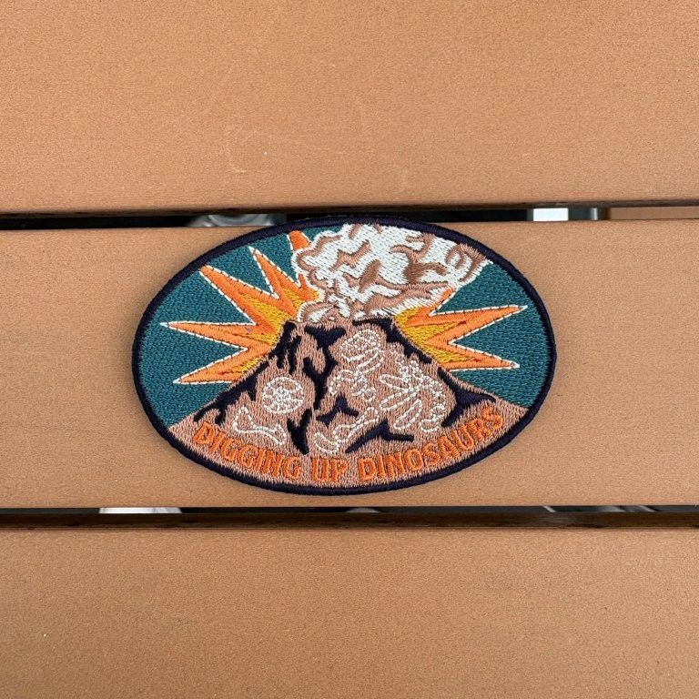 ダイナソー ワッペン 【A2 DIGGING UP】