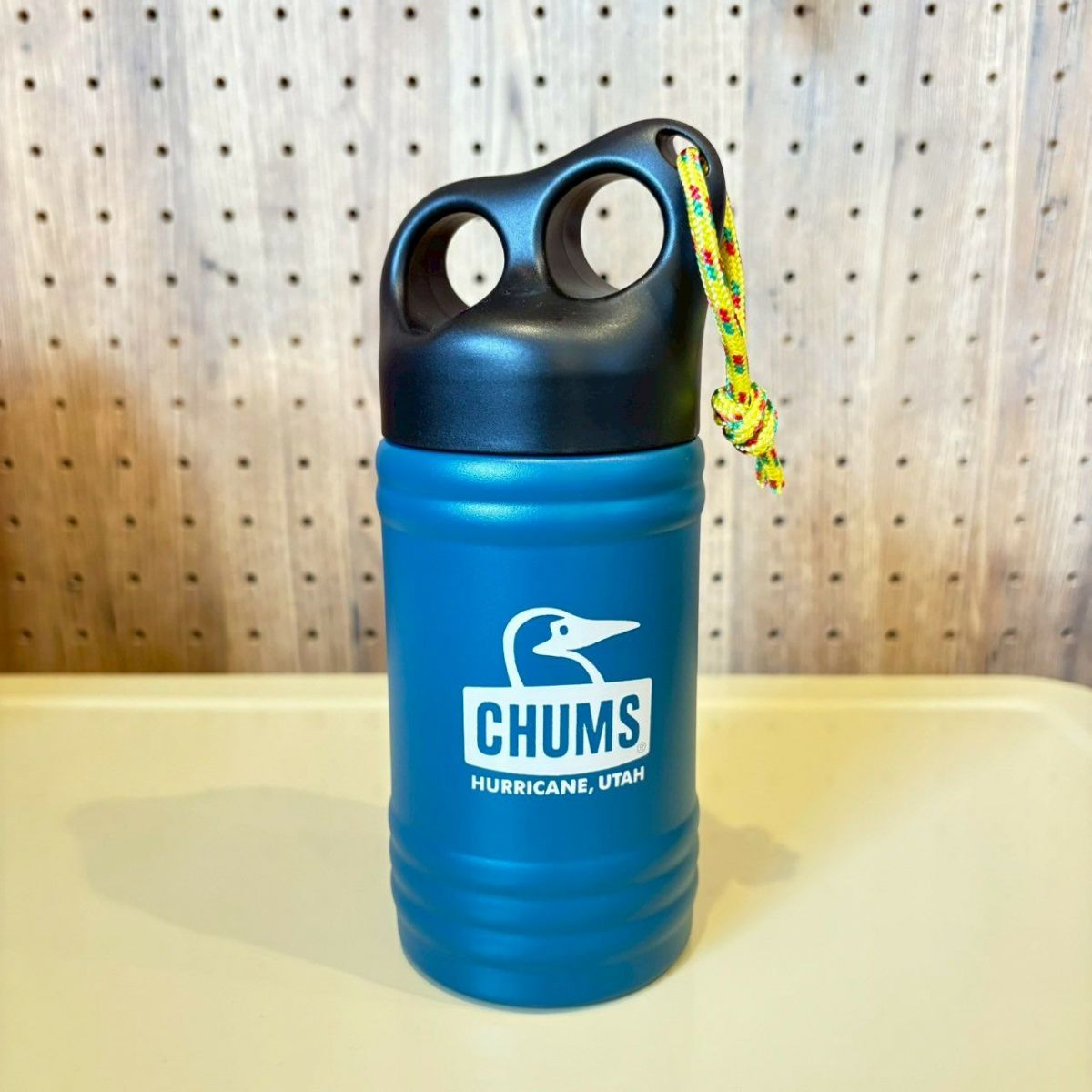 CHUMS > キャンパーウェーブボトル300ml【Teal Green x Greige】