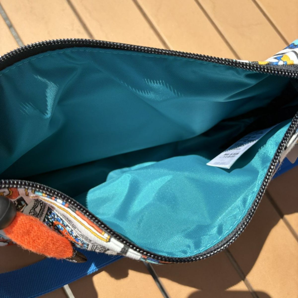 CHUMS > ミニバナナショルダースウェットナイロン 【Art Booby】