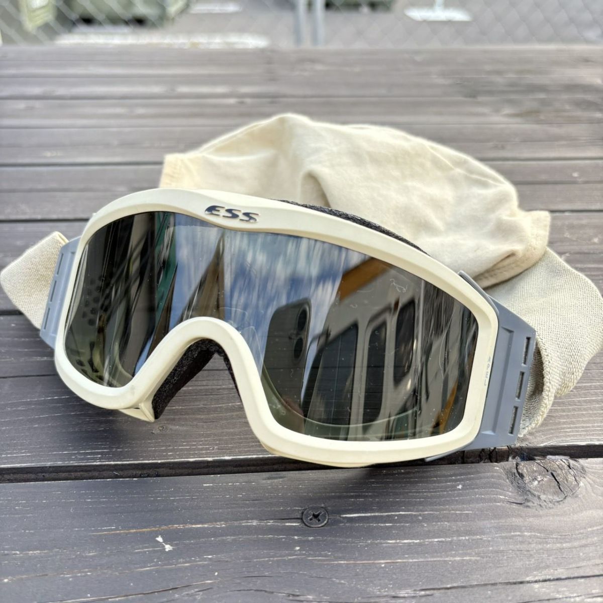 G.I.TTOOLS > ESSゴーグル（レンズ一色）