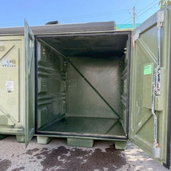 米軍払い下げ大型FRPコンテナ、販売中！【HZ010】 G.I.T TOOLS 米軍払い下げ商品｜FRPコンテナ（PALCON）